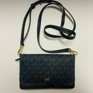 Michael Kors Jet Set Travel Medium Logo Smartphone Crossbody Bag wallet